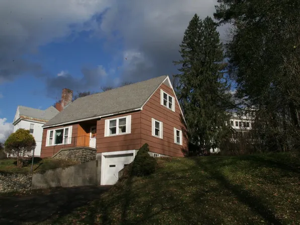 62 Highland Avenue, St. Johnsbury, VT 05819