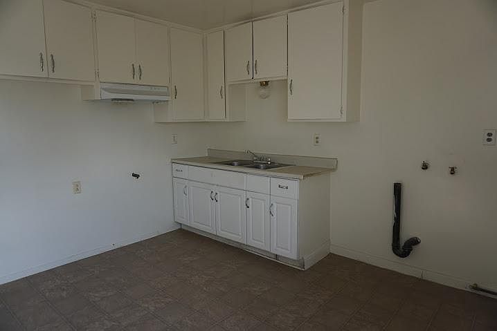 2nd image of 114 Northrup St APT B
