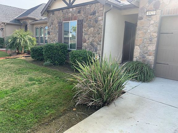 2nd image of 1923 W Humboldt Dr