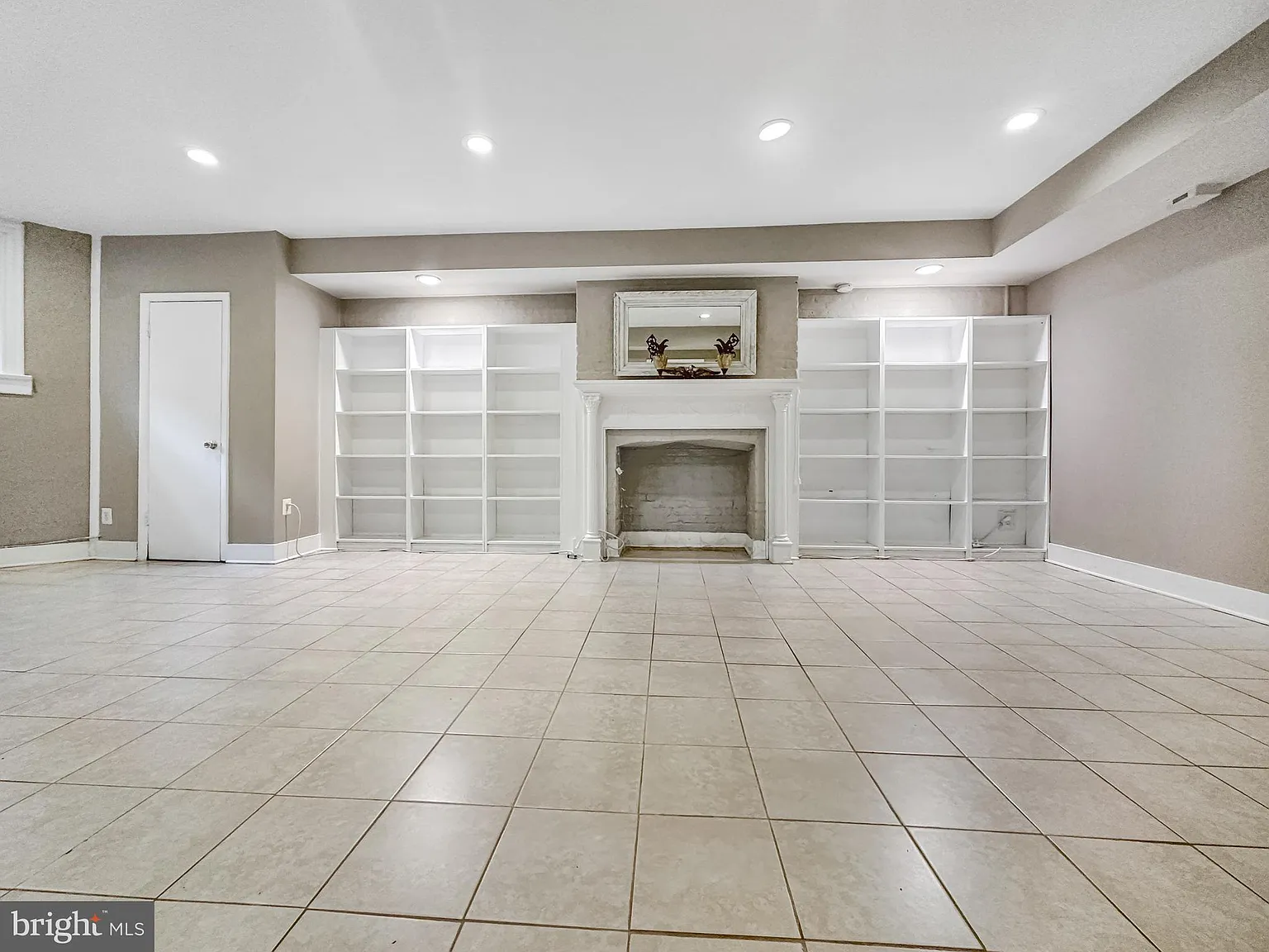 1 bed, 1000 sqft, $2,995 — Photo 4