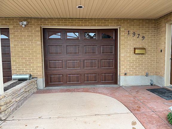 Garage door for private apt entry