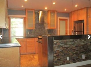 2045 31st St, Astoria, NY 11105