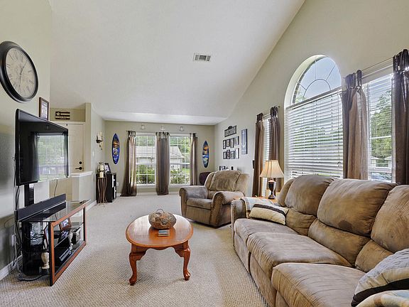 3rd image of 10545 Steeplechase Dr