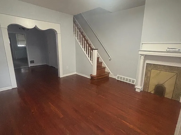 3077 Aramingo Ave — Photo 3