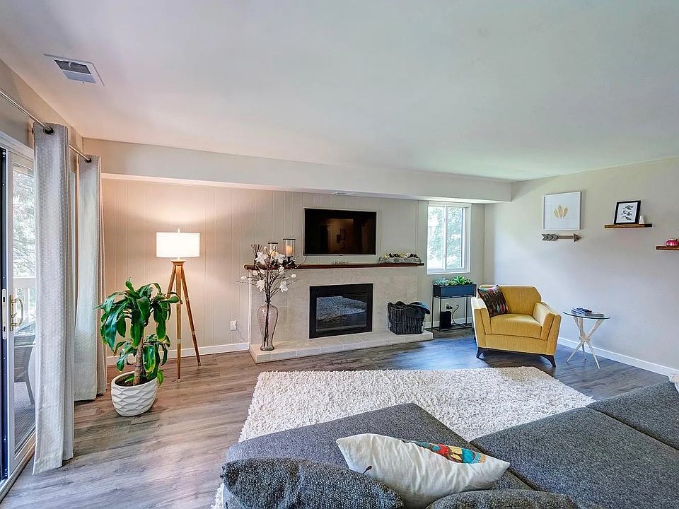 1st image of 600 Manhattan Dr APT C5