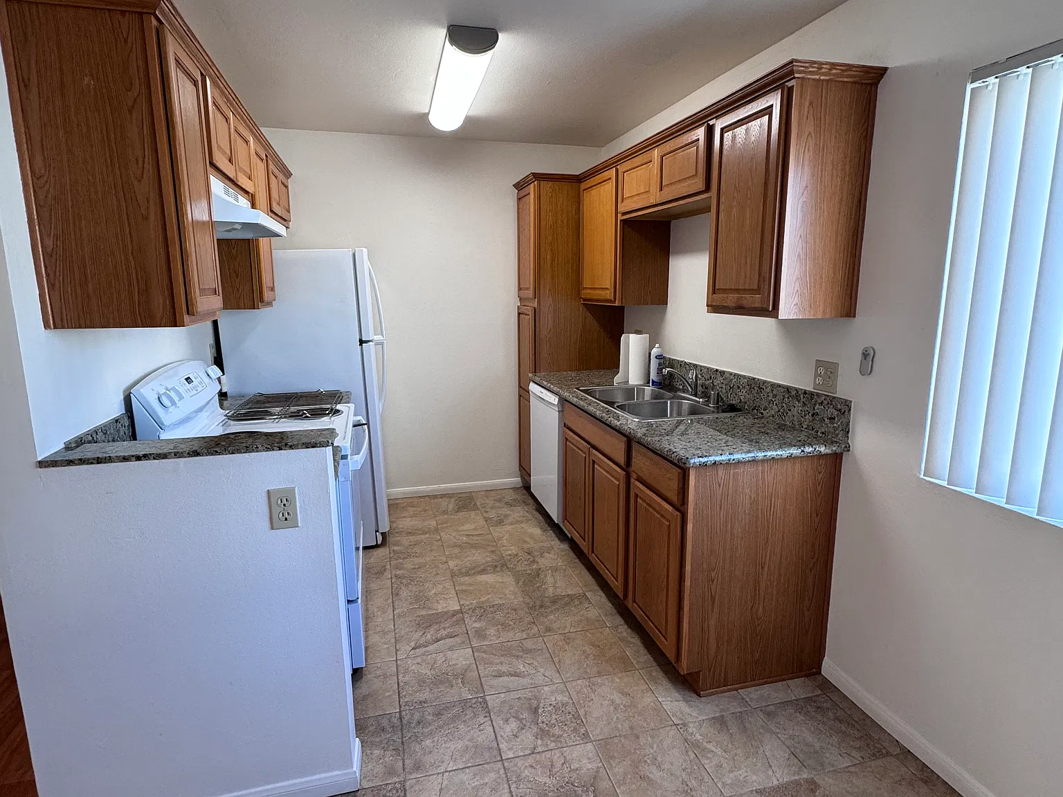 2 bed, 1.5 bath, $2,500 — Photo 4