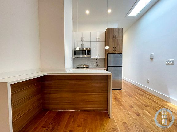 3rd image of 210 Wyckoff Ave #3LL