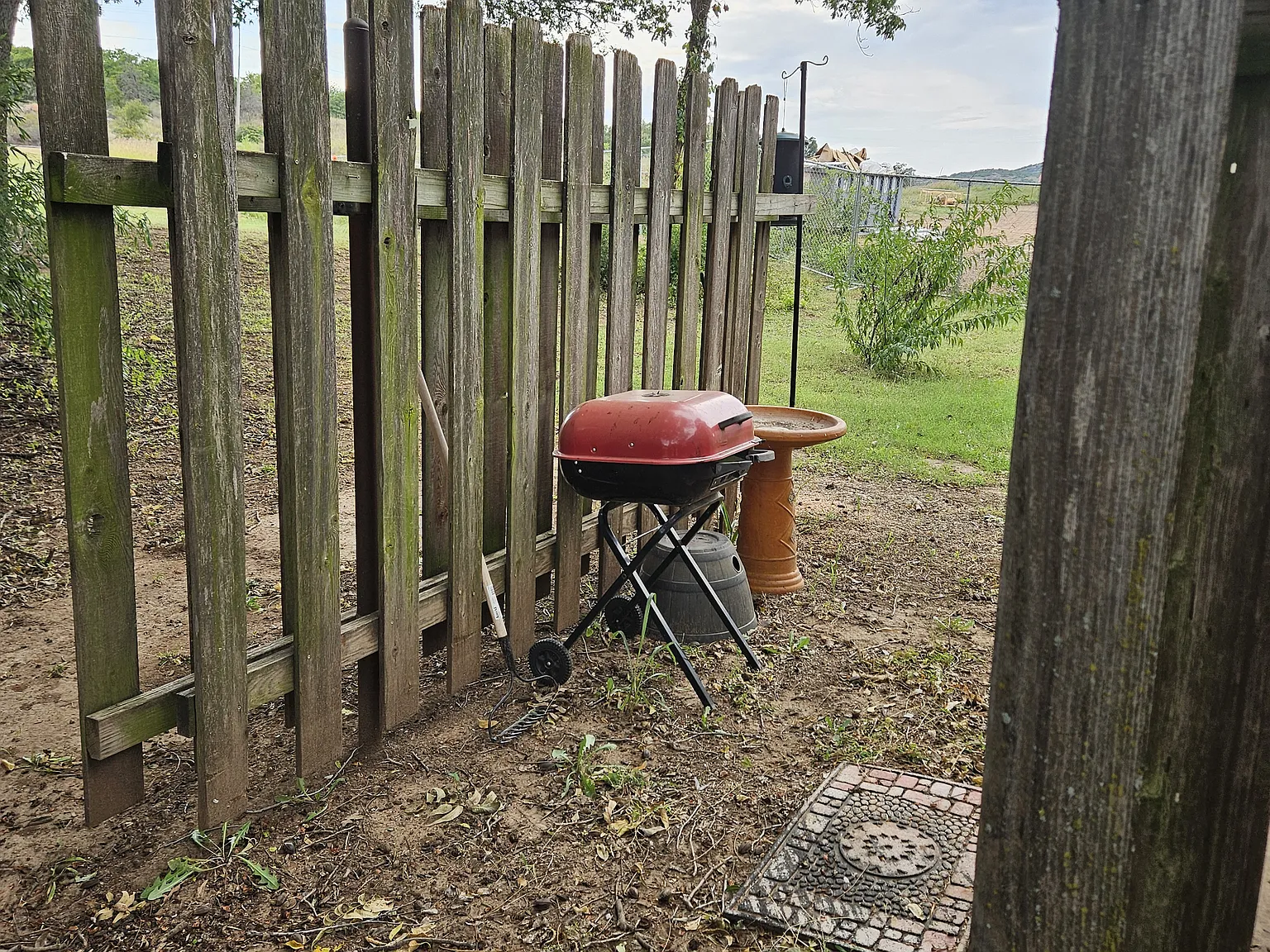 2 bed, 1000 sqft, $1,250 — Photo 2