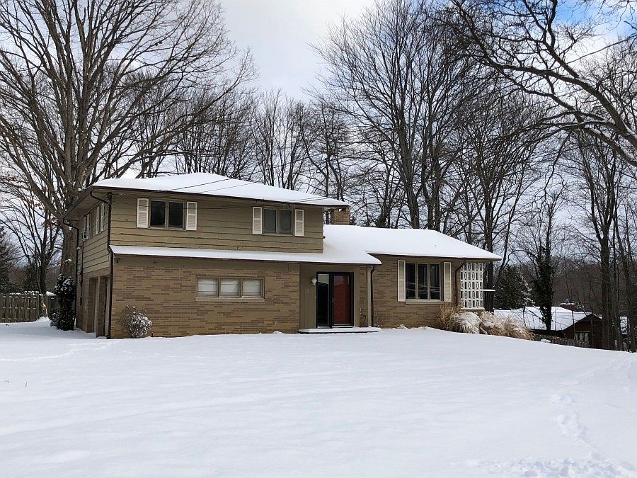 1st image of 18026 Meadow Ln