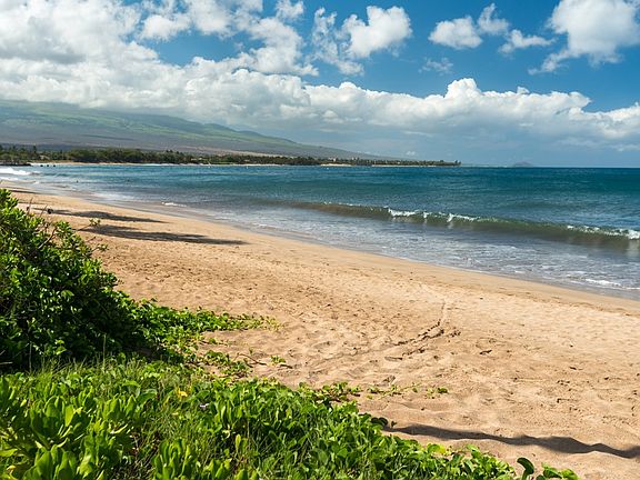 Your beach, Sugar Beach, stretches for miles in either dire
