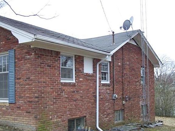 2nd image of 1541 Ewell Ave