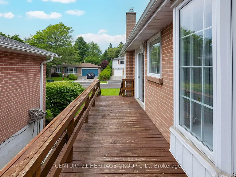 1 Dunsinane Dr — Photo 35