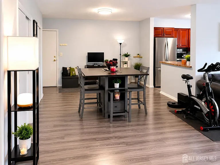 24 Woodedge Ave #4 — Photo 6