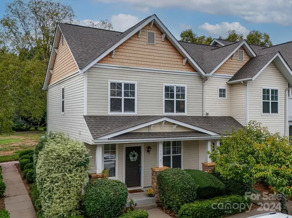 14918 Scothurst Ln, Charlotte, NC 28277