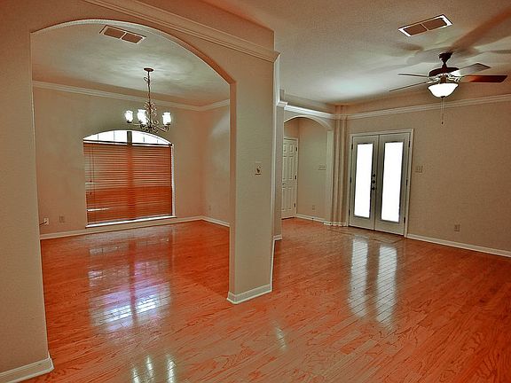2nd image of 444 Herff St