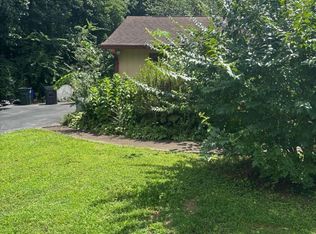 490 Coleman Dr, Roswell, GA 30075