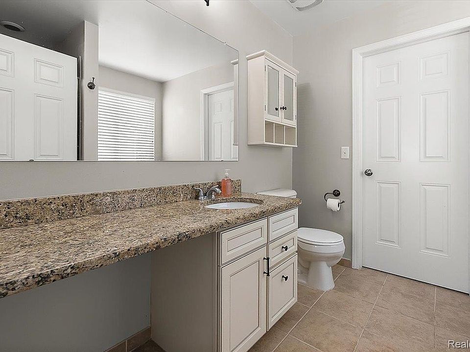 50647 Bredenbury Dr, photo 30