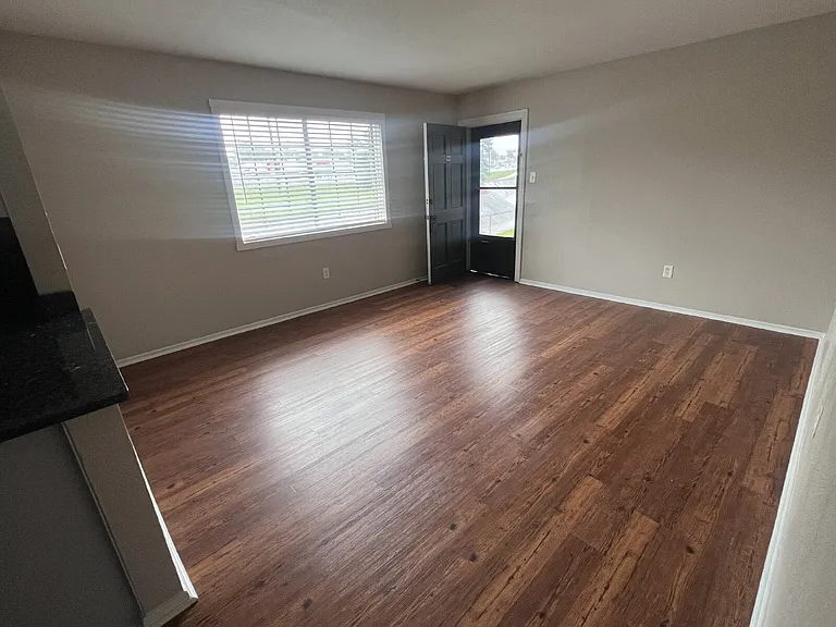 912 General Mouton Ave — Photo 3