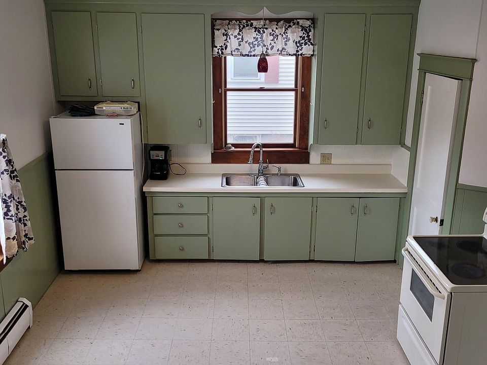 Charming kitchen.