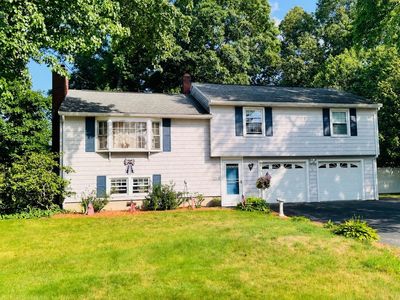 21 Elmwood Avenue, Salem, NH, 03079