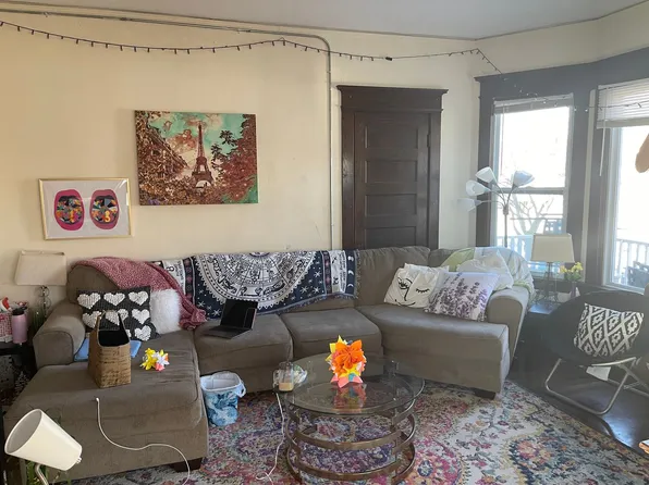 2935 N Maryland Ave, Milwaukee, WI 53211