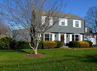 11 Bent Rd, Rumford, RI 02916