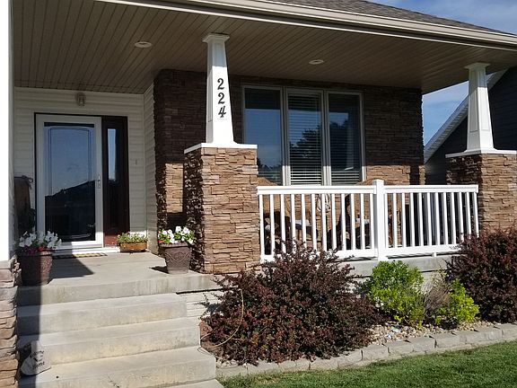 2nd image of 224 Bruce Cir