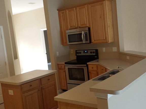 3rd image of 380 Brierstone Ct