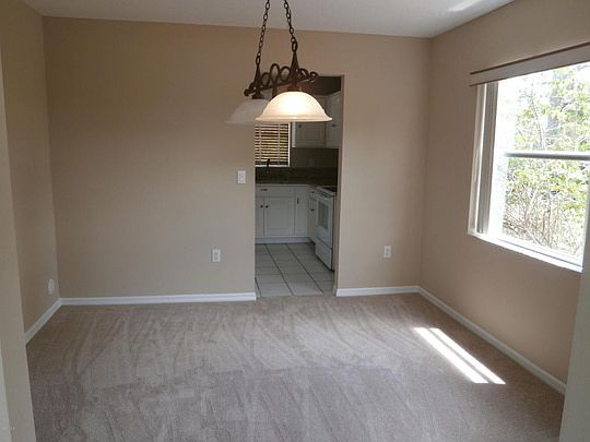 4th image of 3896 Lakeside Ln