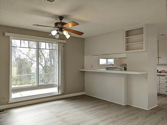 4th image of 300 Loyola Dr #Hs