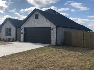 441 Caballo St, Farmington, AR 72730