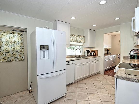 2nd image of 26038 Princess Ln