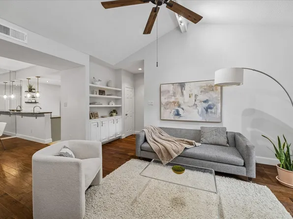 11711 Memorial Dr APT 272, Houston, TX 77024