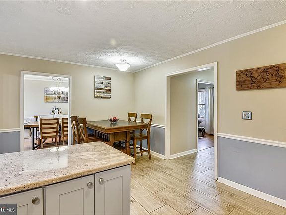 5th image of 1101 Broadmoor Ct