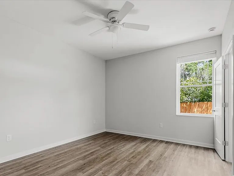 516 SW 7th Pl — Photo 12
