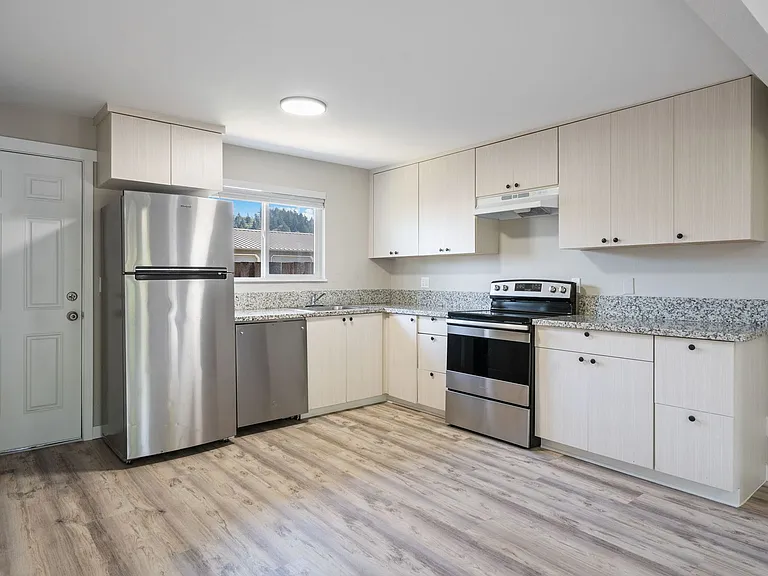 Eastside Village Apartments — Photo 12