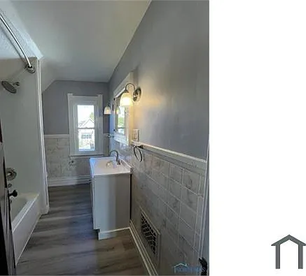 1024 Indiana Ave — Photo 6