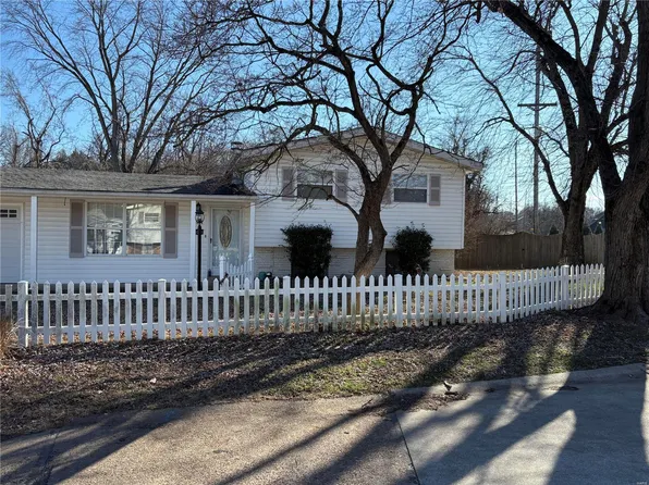 3000 Harmony Hills Dr, Arnold, MO 63010