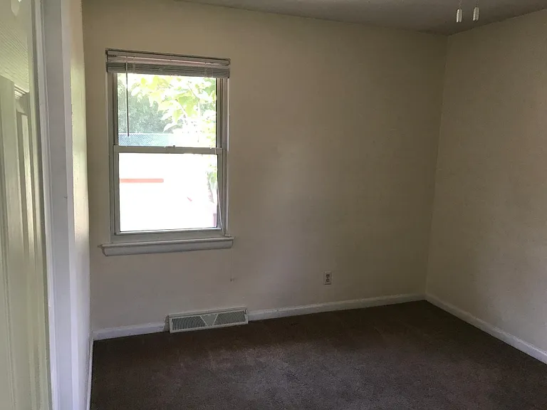 1261 N Keebler Ave — Photo 14