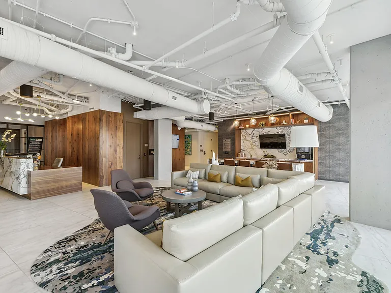 Link Apartments H Street — Photo 14