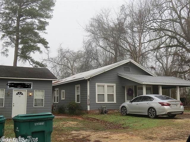 2nd image of 407 Jasmine St
