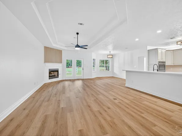 5947 Tanglewood Dr, Milton, FL 32570