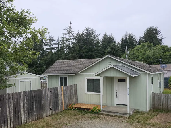 214 Maiden Ln, Crescent City, CA 95531