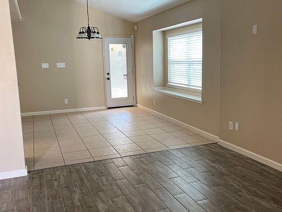 3rd image of 13264 Emerald Creek Dr
