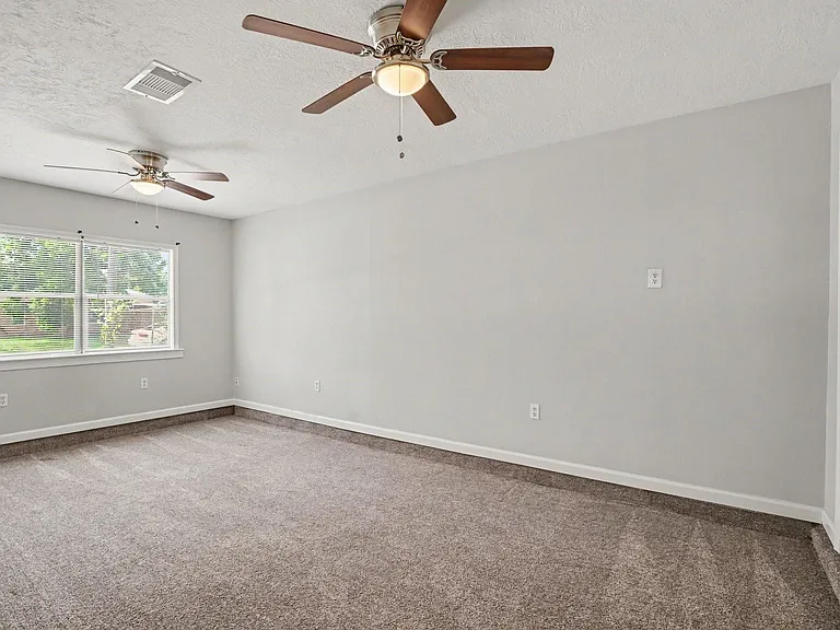 8433 Woodlyn Rd — Photo 15