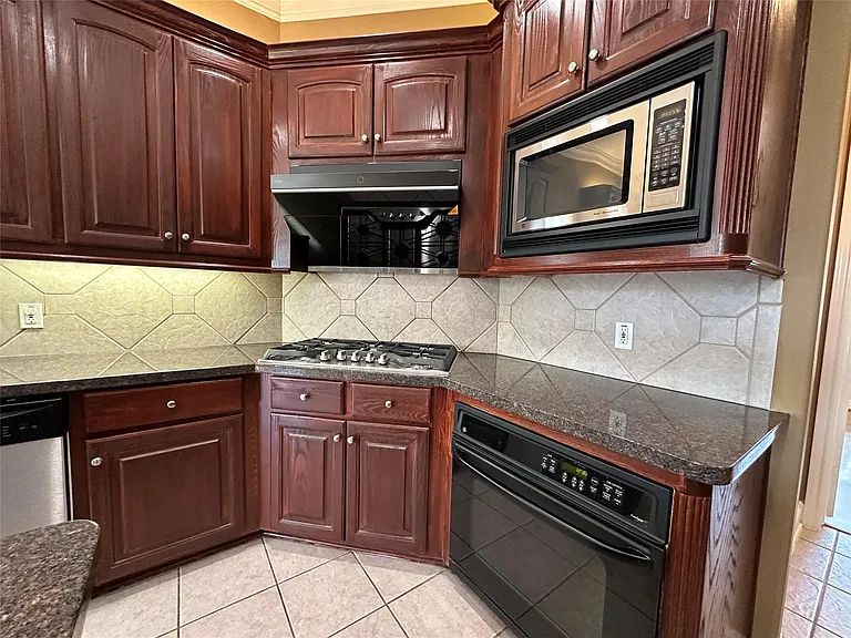17 Ambleside Crescent Dr — Photo 11