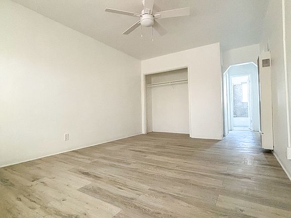 4th image of 400 S Pacific Ave #404-1/2