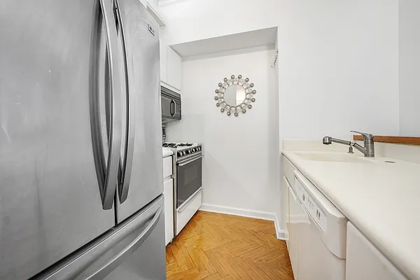 Rented by Highline Residential | media 29