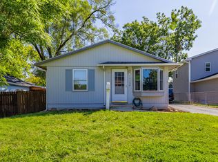 1150 Gates St, Aurora, IL 60505