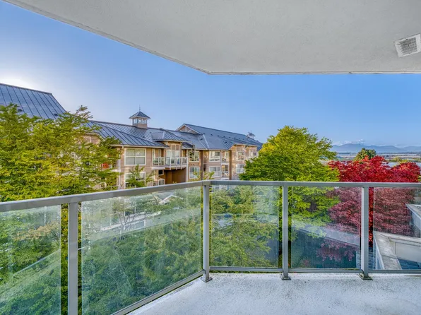 5860 Dover Cres #401, Richmond, BC V7C 5S6